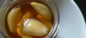 rimedio-infuso-miele-aglio-770x340_c