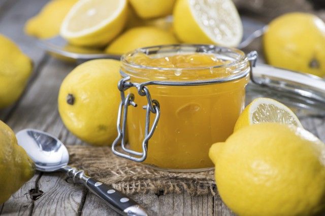 Prova subito la buonissima marmellata di limoni, da fare in casa velocemente Prova subito la buonissima marmellata di limoni, da fare in casa velocemente