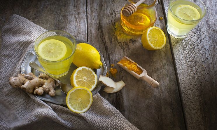 Grazie alla curcuma e al limone perdere peso è molto più semplice Grazie alla curcuma e al limone perdere peso è molto più semplice