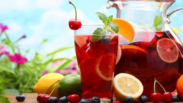 Regola la tiroide con questa buonissima bevanda naturale, ecco come prepararla Regola la tiroide con questa buonissima bevanda naturale, ecco come prepararla
