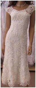 Featured image of post Vestiti Da Sposa Uncinetto - Questo vestito di pizzo irlandese rosa all&#039;uncinetto può essere aggiunto con il rivestimento in avorio o beige invece di uno rosa.