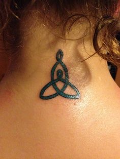 mother-and-child-knot-tattoo-on-back-neck