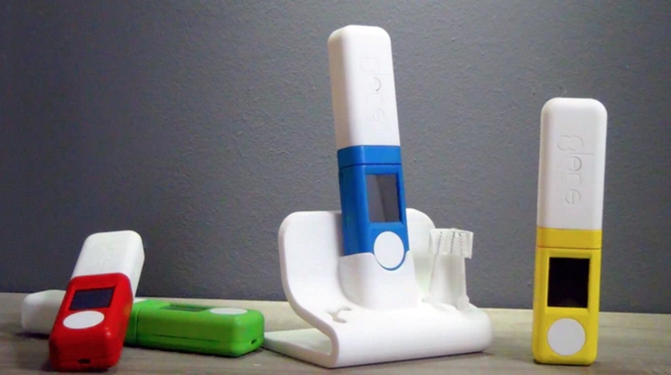 Lo spazzolino automatico che rivoluzionerà il modo di lavarsi i denti: bastano pochi secondi Lo spazzolino automatico che rivoluzionerà il modo di lavarsi i denti: bastano pochi secondi