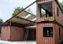 Hanno costruito la casa dei loro sogni usando solo 3 container: guarda com’è una volta finita Hanno costruito la casa dei loro sogni usando solo 3 container: guarda com’è una volta finita