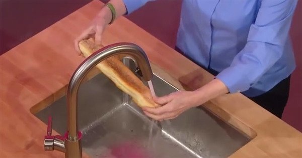 Hai mai provato a lavare il pane con acqua fredda? Il motivo è geniale |  Donnaweb.net