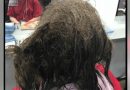 La parrucchiera si ritrova davanti una ragazza con dei capelli terrificanti, non a caso chiese di rasarli – Ma la donna le farà una grande sorpresa – Guarda il risultato – FOTO La parrucchiera si ritrova davanti una ragazza con dei capelli terrificanti, non a caso chiese di rasarli – Ma la donna le farà una grande sorpresa – Guarda il risultato – FOTO