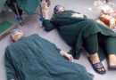 Dopo 32 ore estenuanti di operazioni – I medici crollano a terra sfiniti ma contenti per aver salvato la vita ad una persona considerata morta al 100% Dopo 32 ore estenuanti di operazioni – I medici crollano a terra sfiniti ma contenti per aver salvato la vita ad una persona considerata morta al 100%